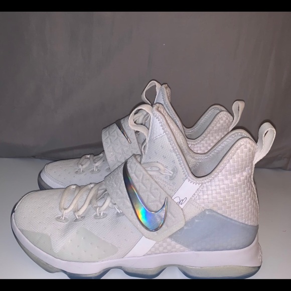 Lebron 14 Time to Shine - Picture 3 of 3